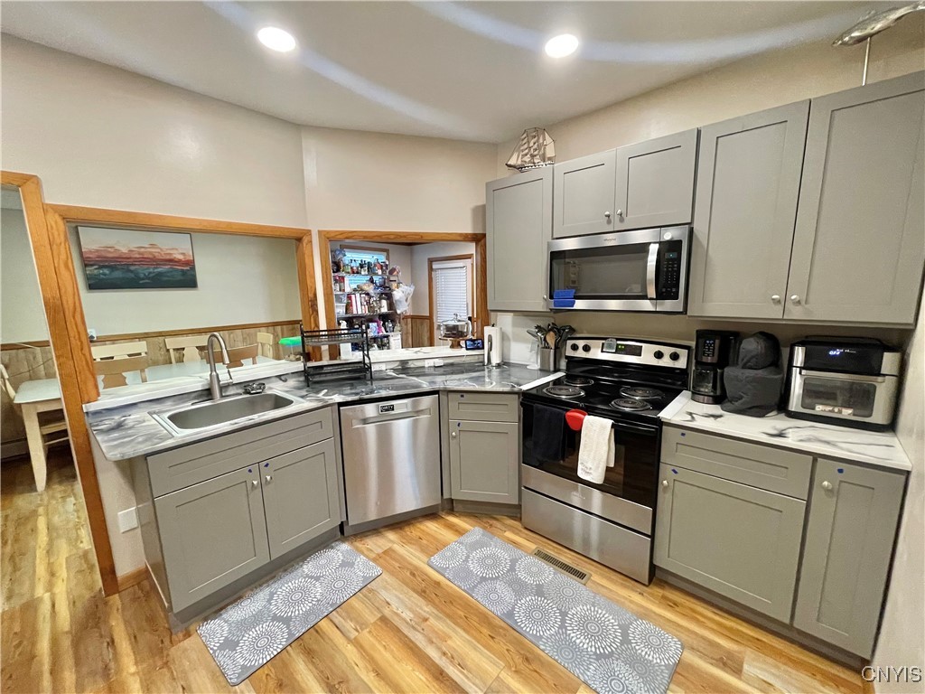 86 West Oneida Street Oswego, NY 13126 - Photo 8 of 37