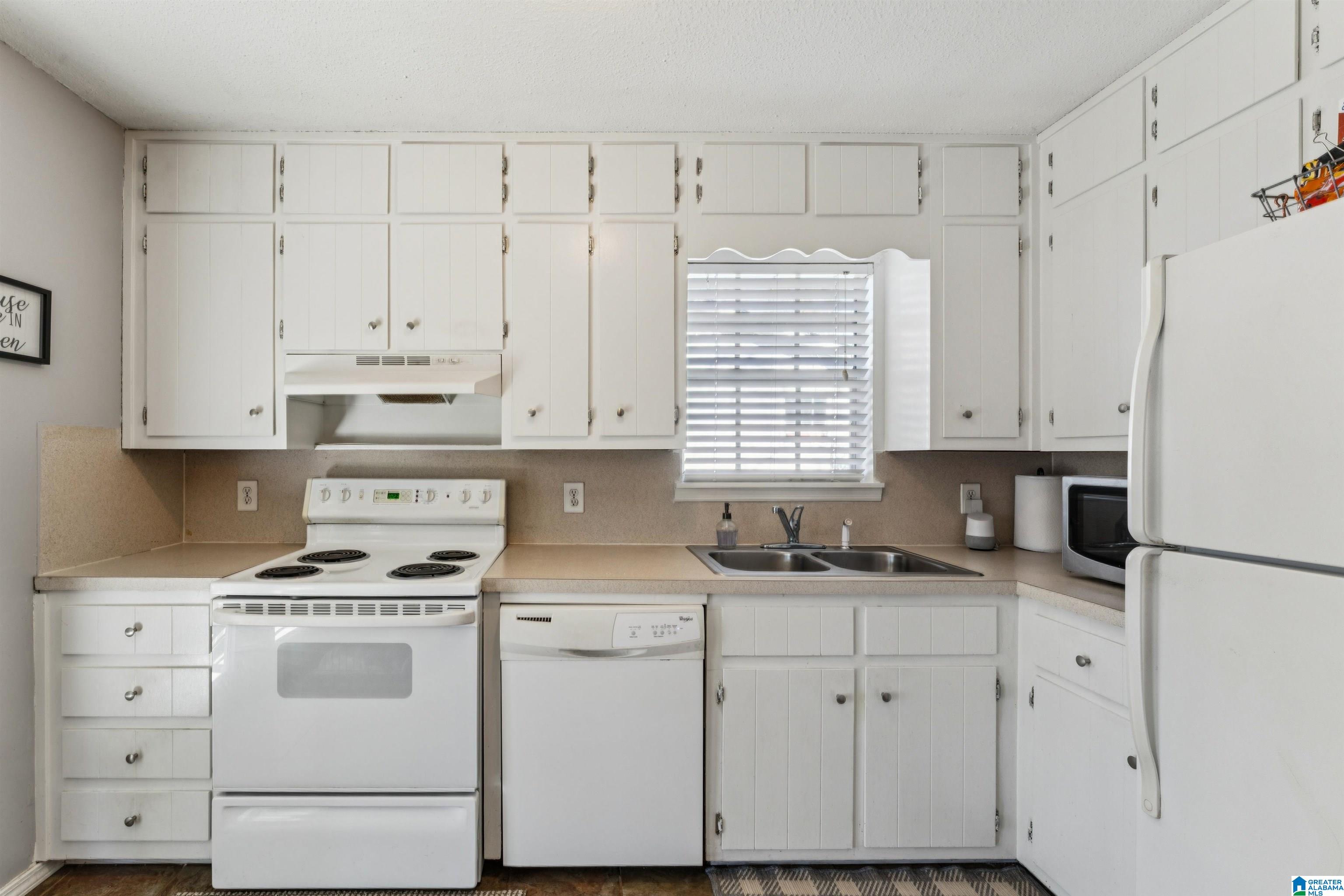 5949 Dewey Heights Road Pinson, AL 35126 - Photo 8 of 22