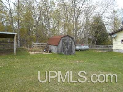 2733 18th Road Escanaba, MI 49829 - Photo 30 of 35