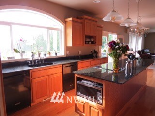 17802 Elhi Rim Road East Bonney Lake, WA 98391 - Photo 4 of 15