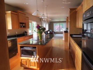 17802 Elhi Rim Road East Bonney Lake, WA 98391 - Photo 5 of 15