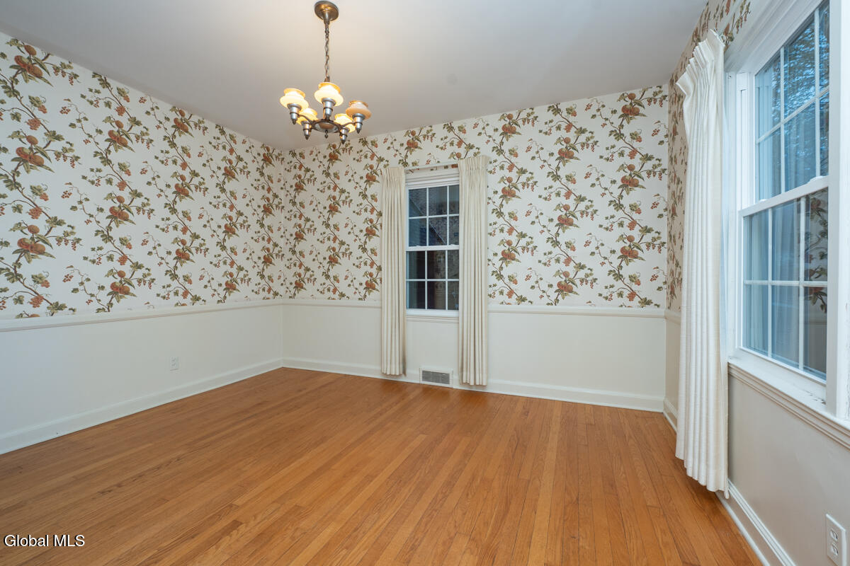 21 Douglas Road Bethlehem, NY 12054 - Photo 11 of 26 DSC_7878
