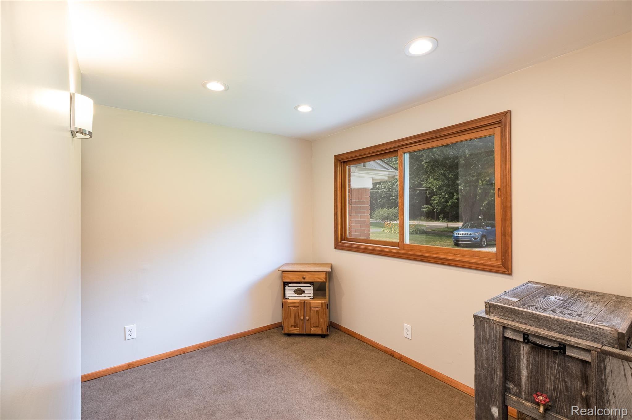 755 West Livingston Road Highland, MI 48357 - Photo 14 of 35 20.Den