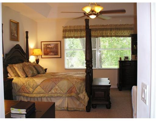 585 Southwest Rustic Circle Stuart, FL 34997 - Photo 5 of 16 Gallery Image 5