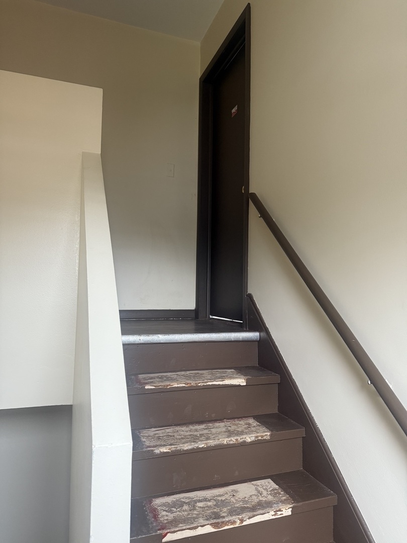 3537 South Harlem Avenue, Unit 2F Berwyn, IL 60402 - Photo 3 of 18