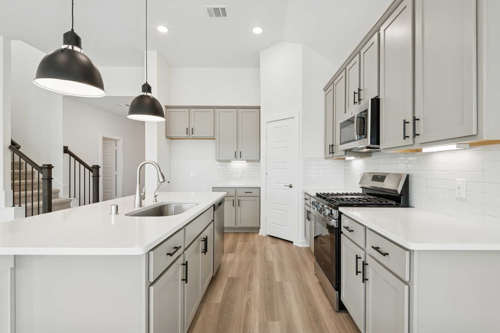 32107 Morning Luster Court Fulshear, TX 77441 - Photo 2 of 41