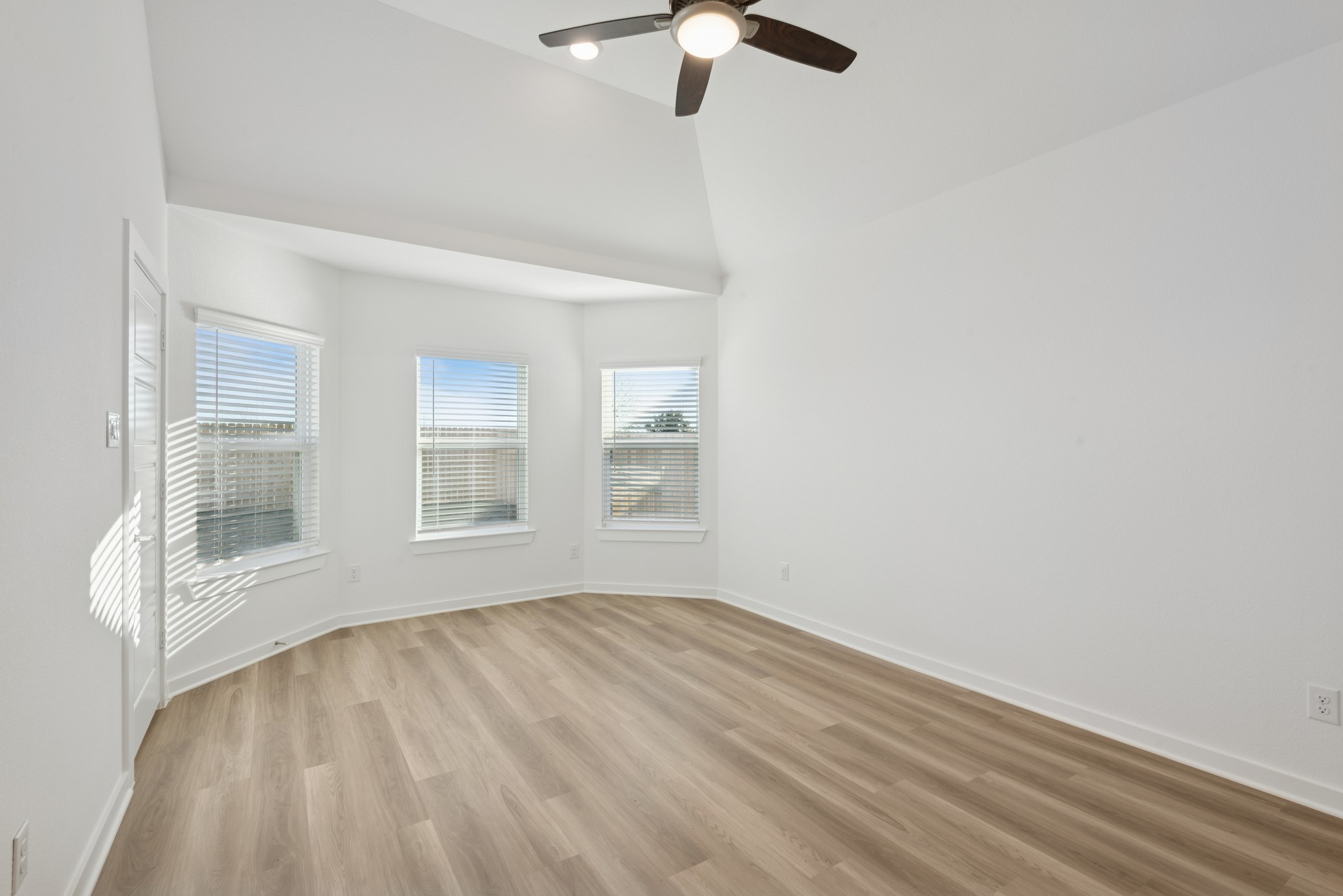 32107 Morning Luster Court Fulshear, TX 77441 - Photo 7 of 41