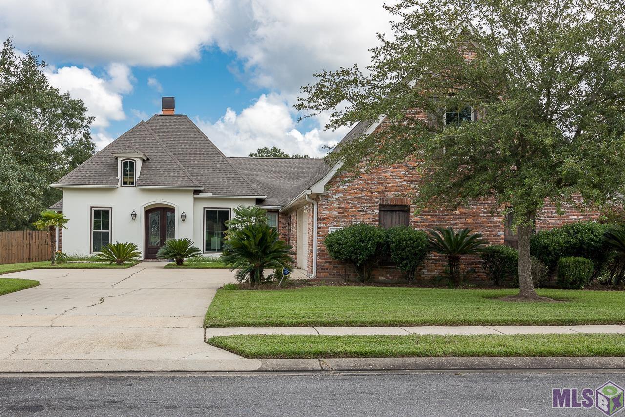 12221 Hampton Village Avenue Baton Rouge, LA 70818 - Photo 1 of 23