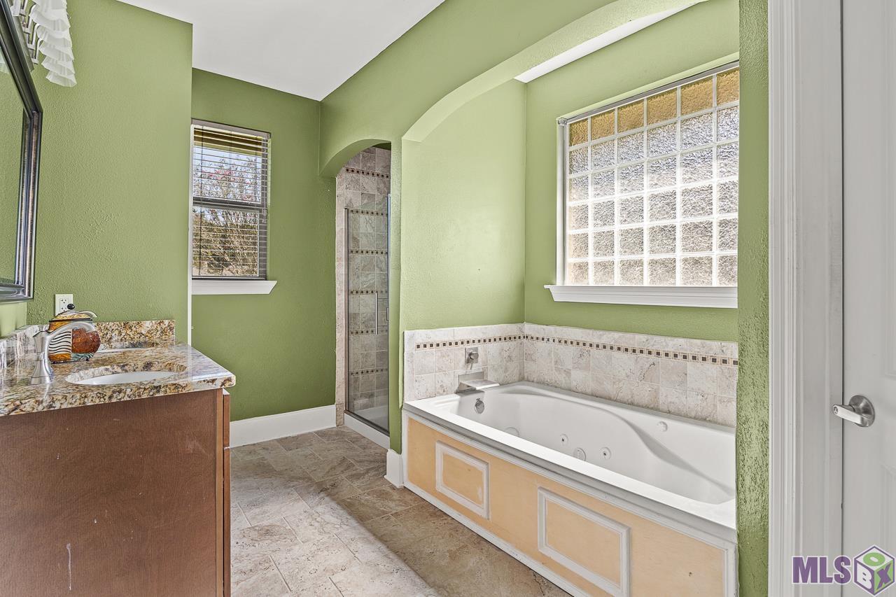 12221 Hampton Village Avenue Baton Rouge, LA 70818 - Photo 14 of 23