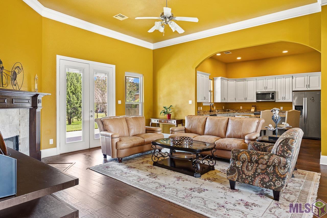 12221 Hampton Village Avenue Baton Rouge, LA 70818 - Photo 4 of 23