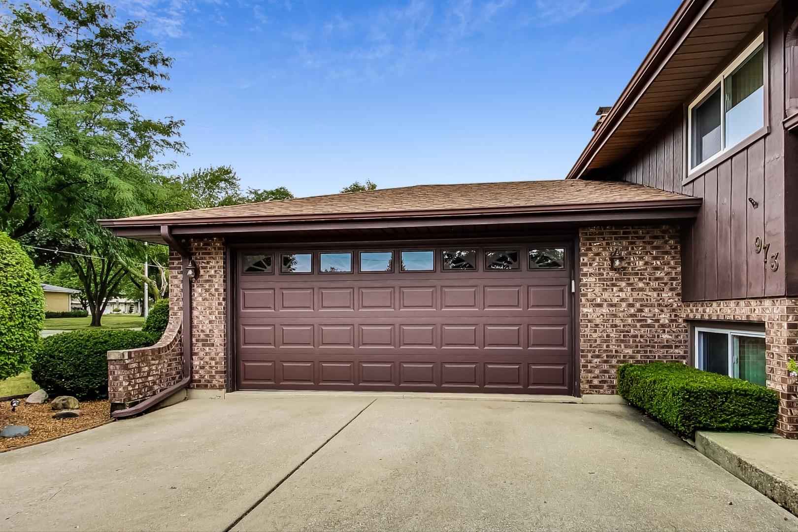 973 North Mill Road Addison, IL 60101 - Photo 3 of 37