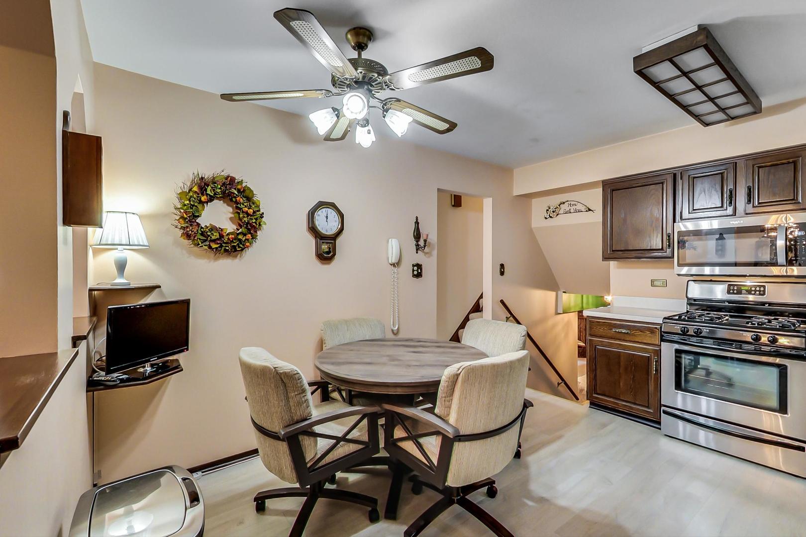 973 North Mill Road Addison, IL 60101 - Photo 9 of 37