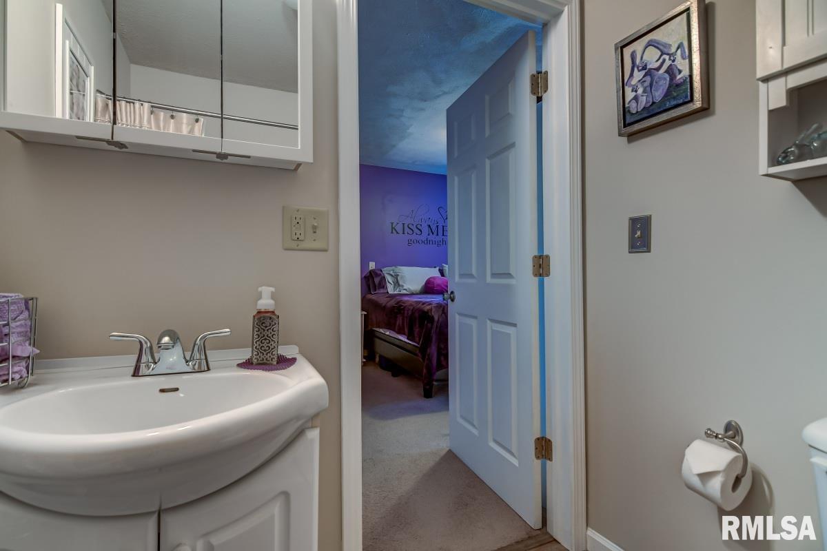 2360 East Keys Avenue Springfield, IL 62702 - Photo 13 of 27