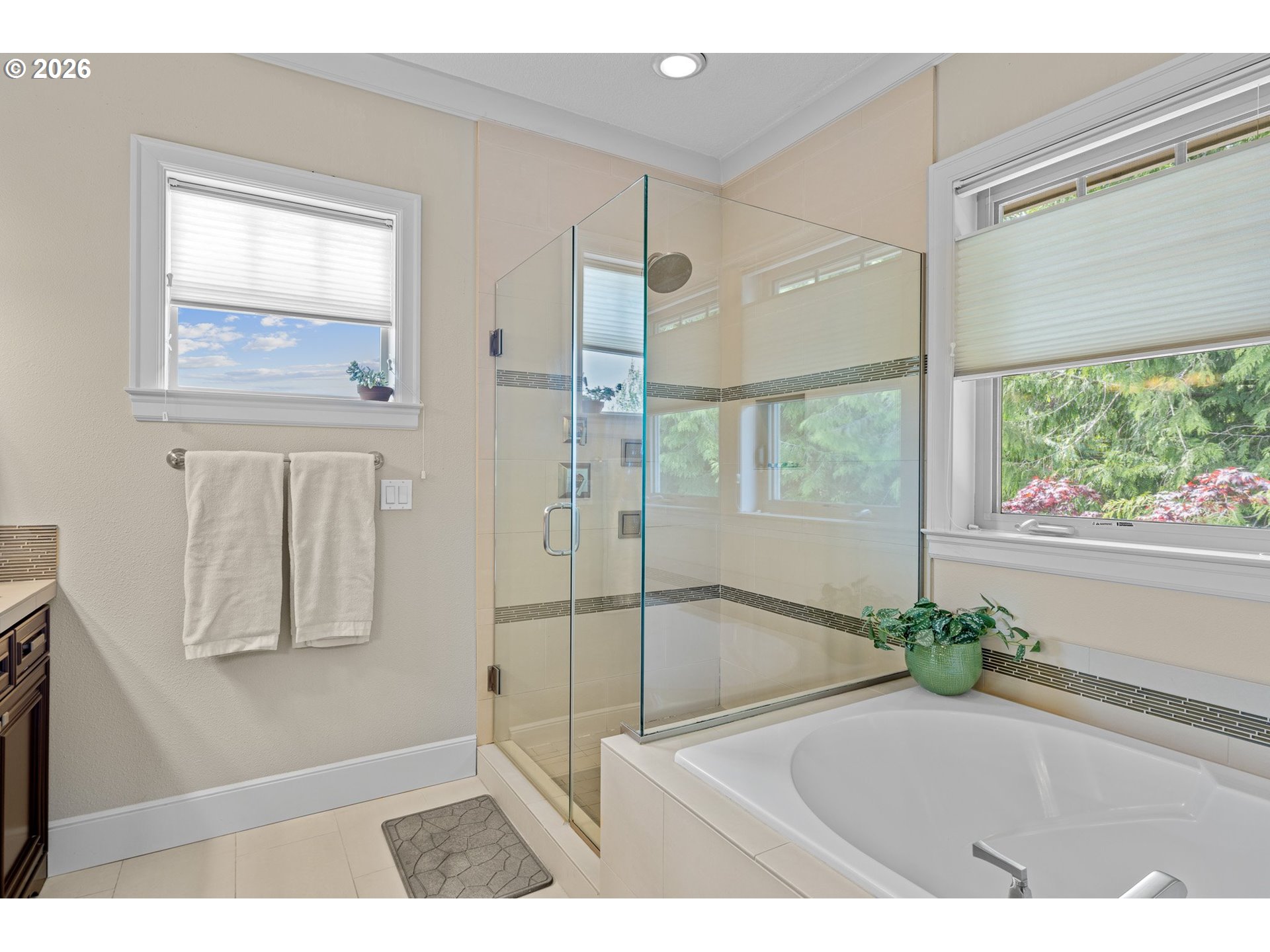 2105 Northwest Mill Pond Road Portland, OR 97229 - Photo 33 of 48 Owner's Suite Bathroom