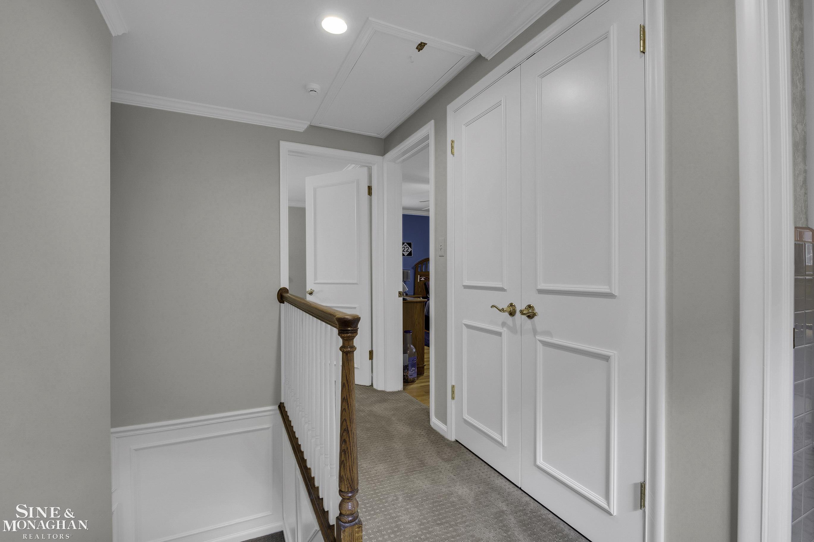 1956 Severn Road Grosse Pointe, MI 48236 - Photo 19 of 40 50126330-18.JPG