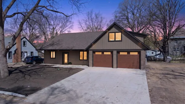 $554,900 | 527 Miller Avenue Southwest, Hutchinson, MN 55350