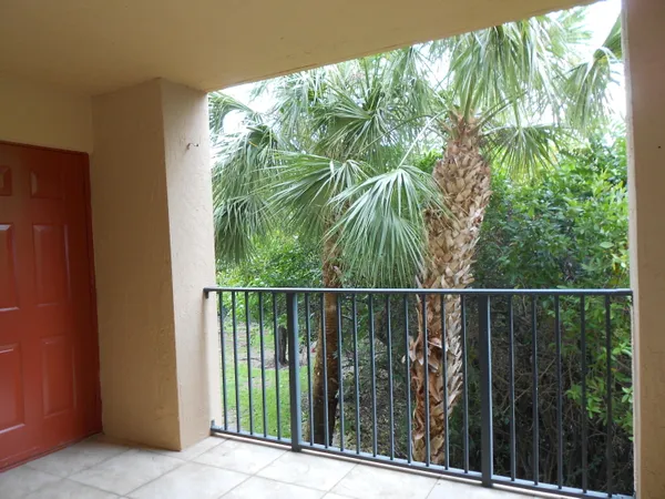 $2,600 | 300 Scotia Drive, Unit 203, Hypoluxo, FL 33462