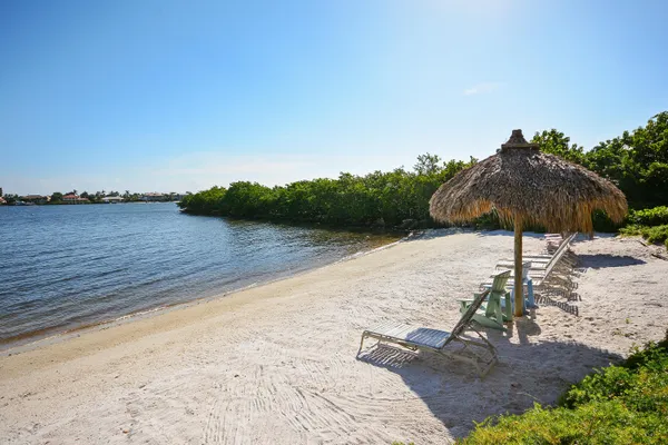 $2,600 | 300 Scotia Drive, Unit 203, Hypoluxo, FL 33462