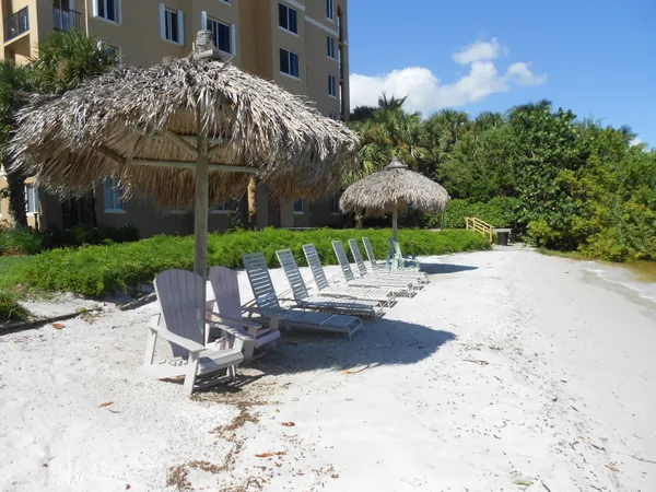 $2,600 | 300 Scotia Drive, Unit 203, Hypoluxo, FL 33462