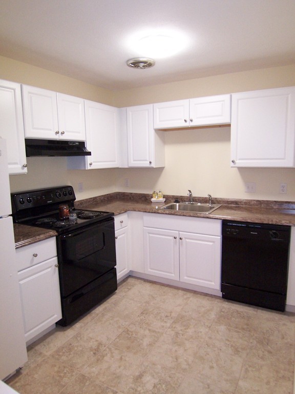1323 Worcester Road, Unit F10 Framingham, MA 01701 - Photo 6 of 18