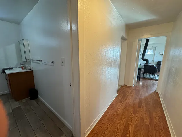 a view of a house with backyard