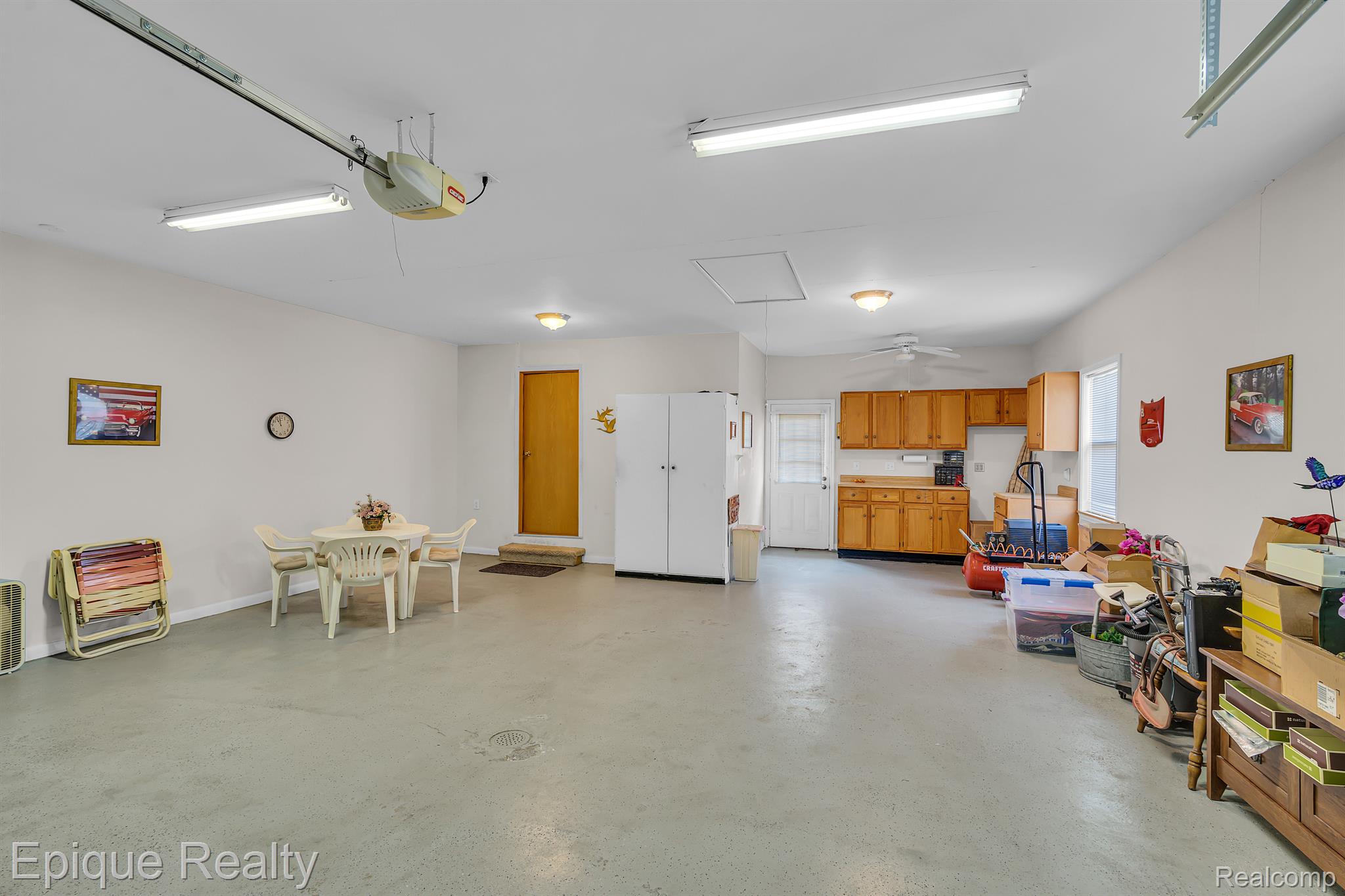 3240 Curtis Road Birch Run, MI 48415 - Photo 20 of 25 Garage