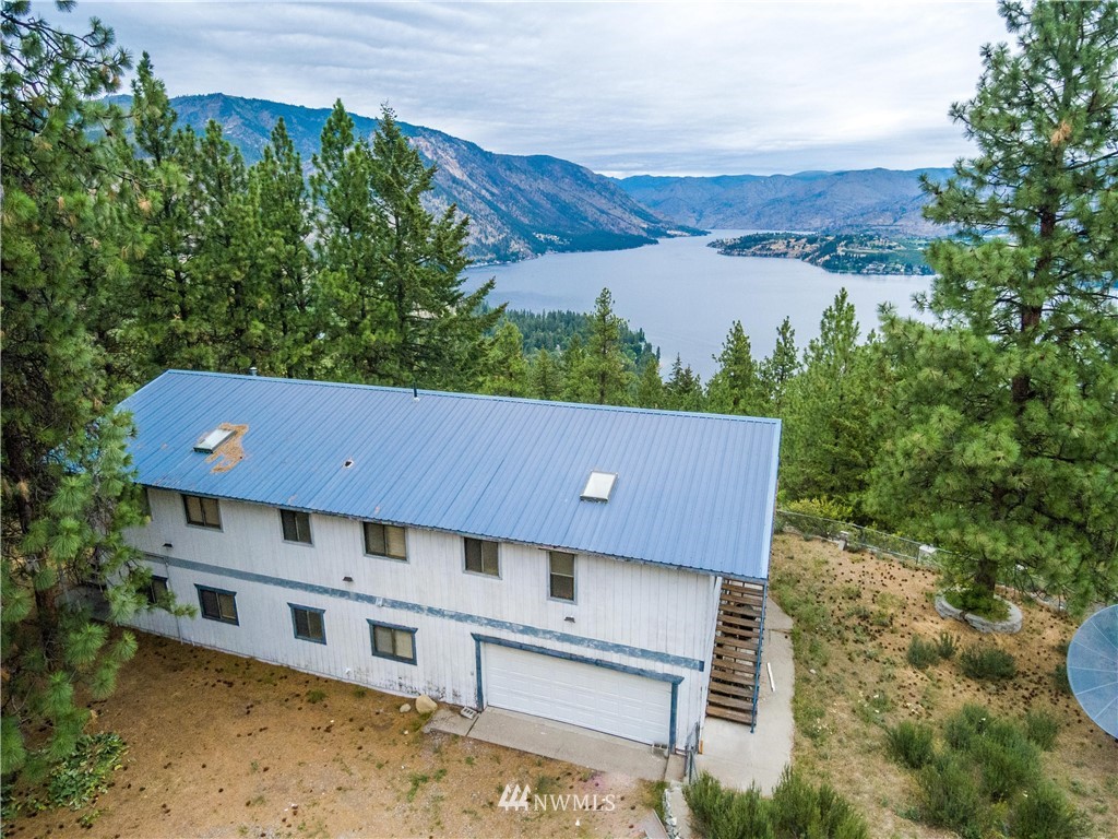 1061 Guffy Road Chelan, WA 98816 - Photo 1 of 25 Gallery Image 1