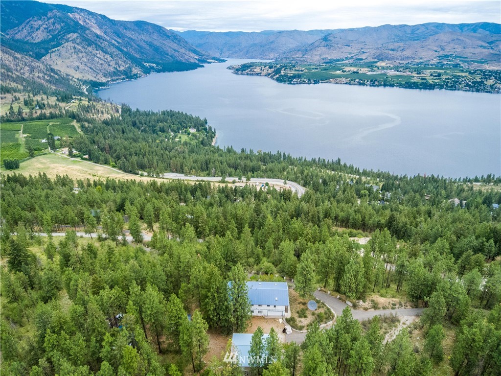 1061 Guffy Road Chelan, WA 98816 - Photo 2 of 25 Gallery Image 2