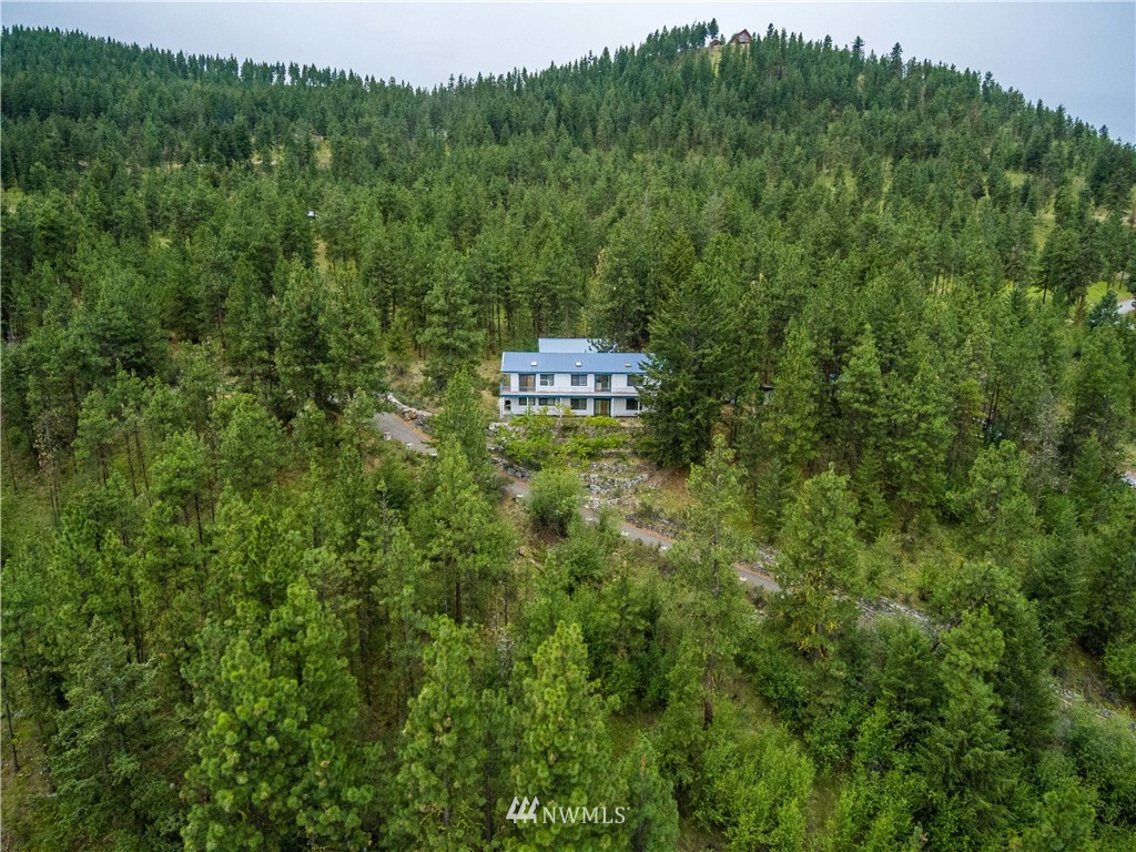 1061 Guffy Road Chelan, WA 98816 - Photo 3 of 25 Gallery Image 3