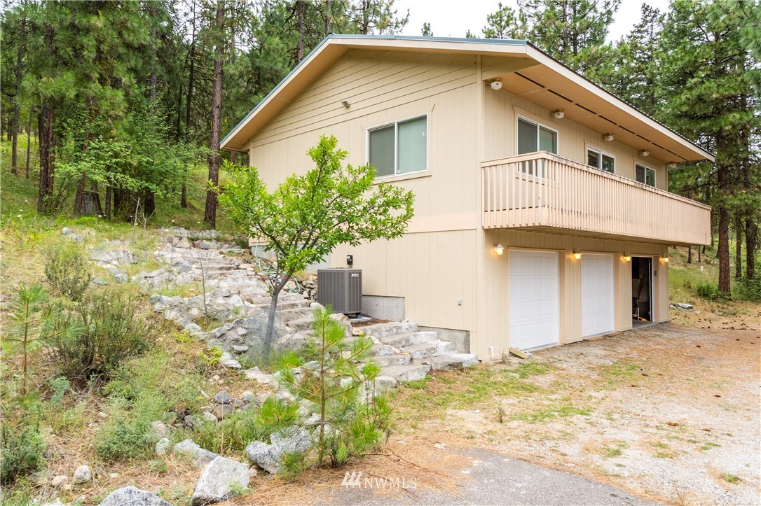 1061 Guffy Road Chelan, WA 98816 - Photo 9 of 25 Gallery Image 9