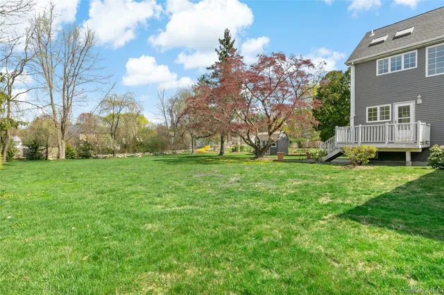 a view of building with yard
