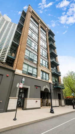 $1,200,000 | 1133 South Wabash Avenue, Unit 806, Chicago, IL 60605