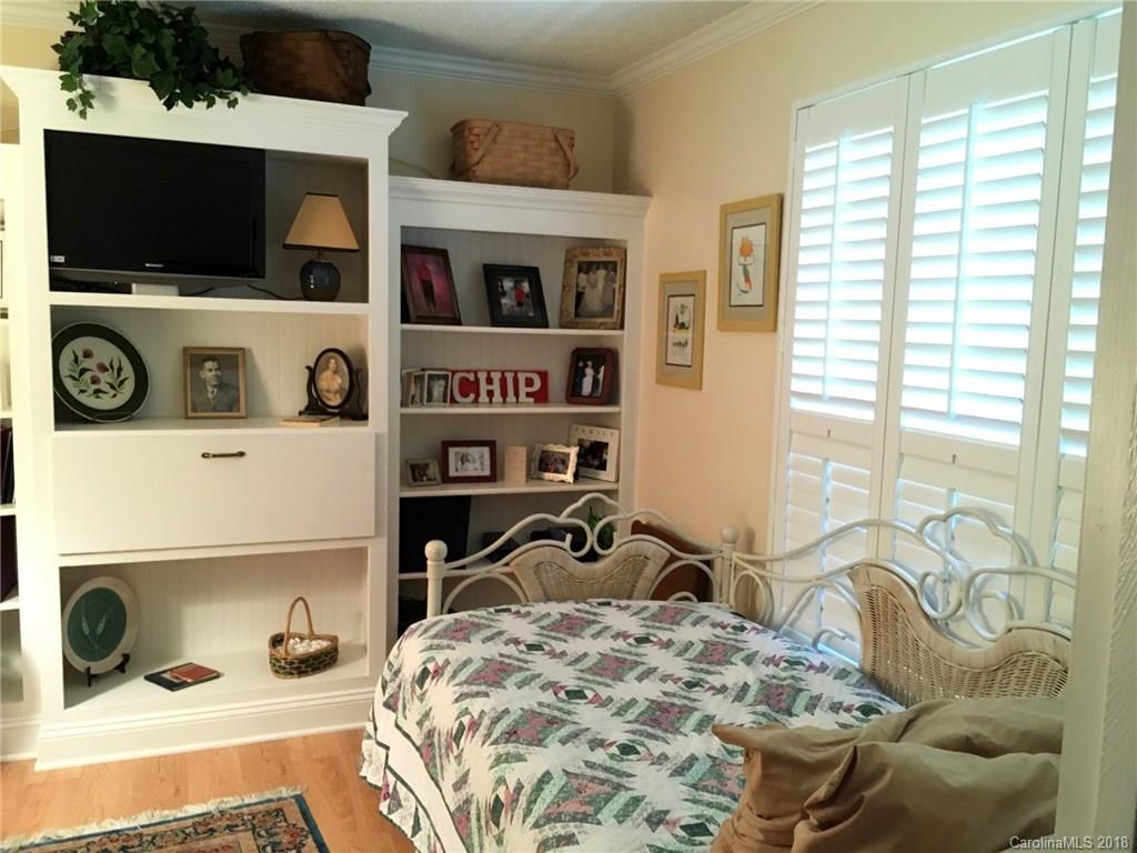 5011 Sharon Road, Unit I Charlotte, NC 28210 - Photo 14 of 25 Gallery Image 14