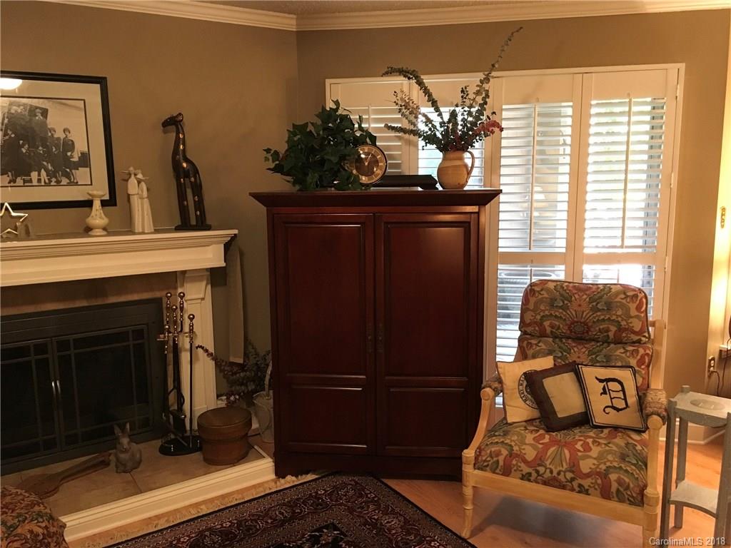 5011 Sharon Road, Unit I Charlotte, NC 28210 - Photo 4 of 25 Gallery Image 4