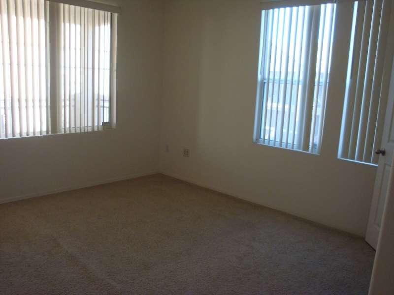 911 East Camelback Road, Unit 3100 Phoenix, AZ 85014 - Photo 4 of 6 Master bedroom