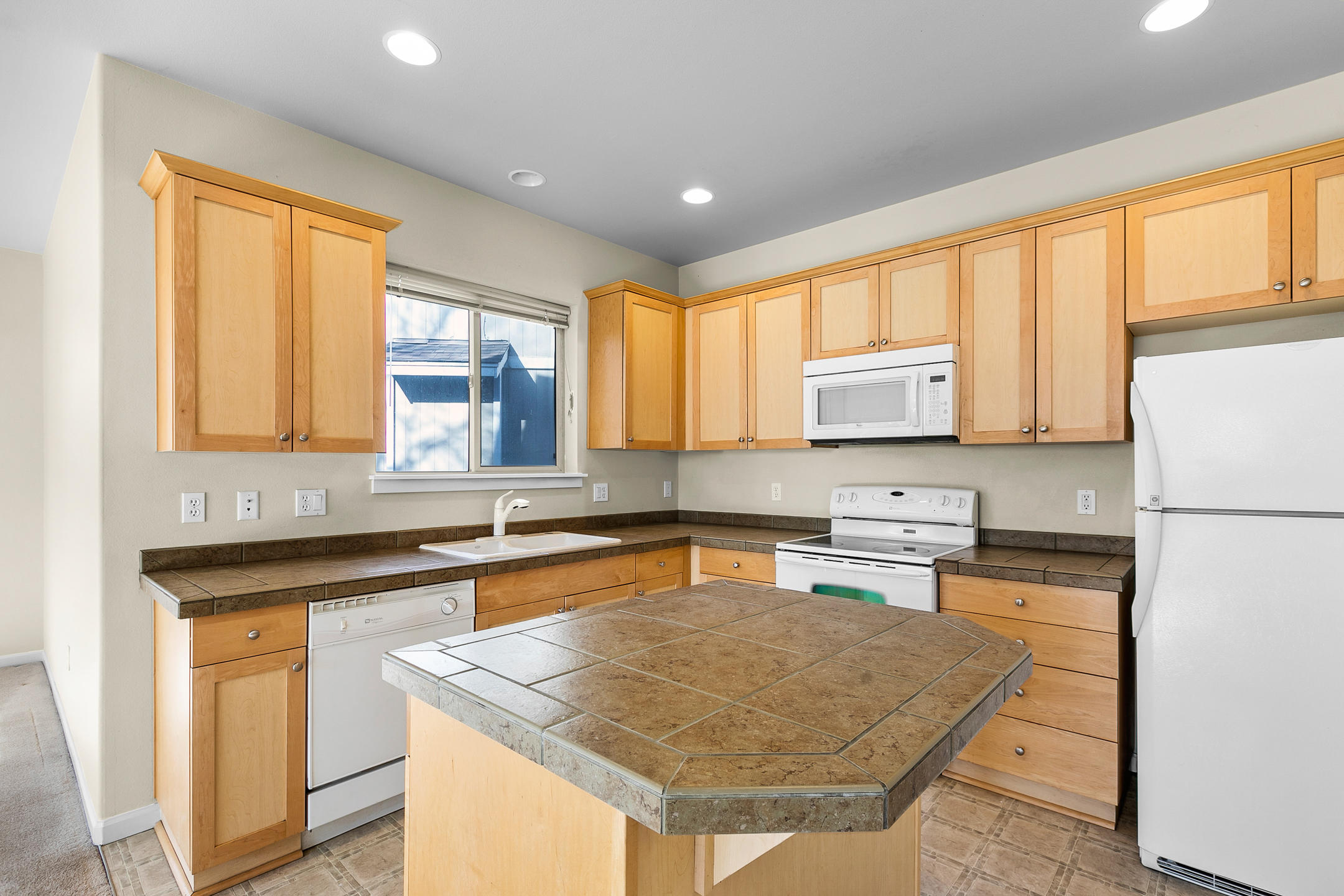 20379 Rocca Way Bend, OR 97702 - Photo 3 of 25 2021_02_08_20379_rocca_way-8