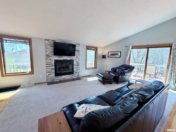 $499,900 | 119 Birch Court, Dahinda, IL 61428