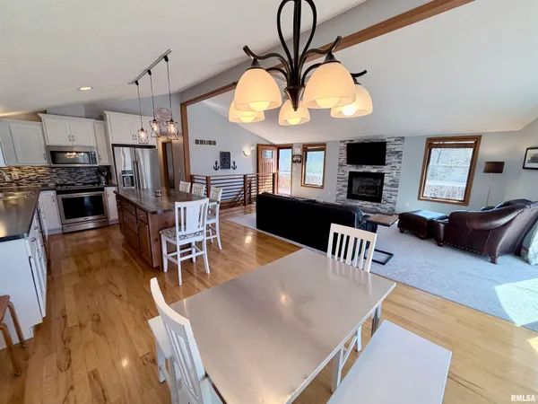 $499,900 | 119 Birch Court, Dahinda, IL 61428