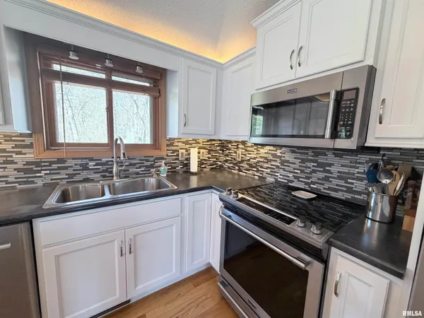 $499,900 | 119 Birch Court, Dahinda, IL 61428