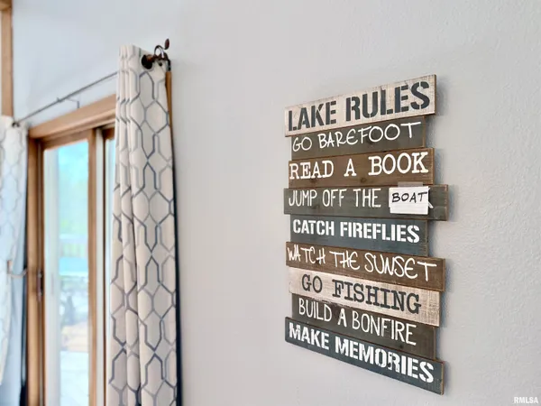 $499,900 | 119 Birch Court, Dahinda, IL 61428