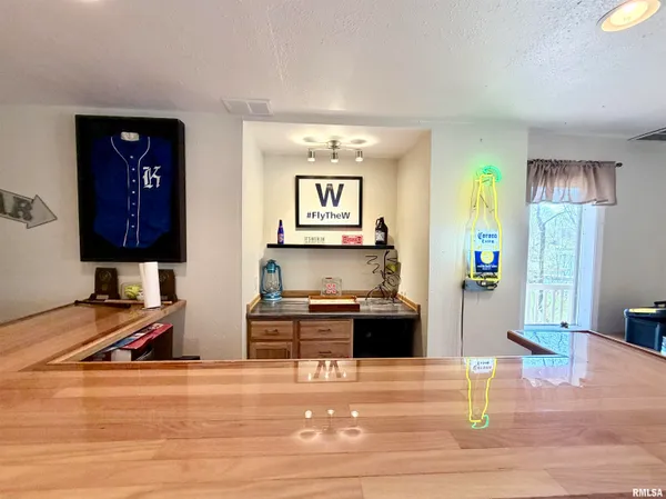 $499,900 | 119 Birch Court, Dahinda, IL 61428