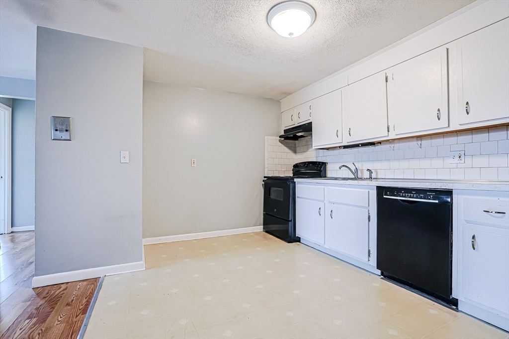 96 Richardson Road, Unit B28 Chelmsford, MA 01863 - Photo 6 of 25