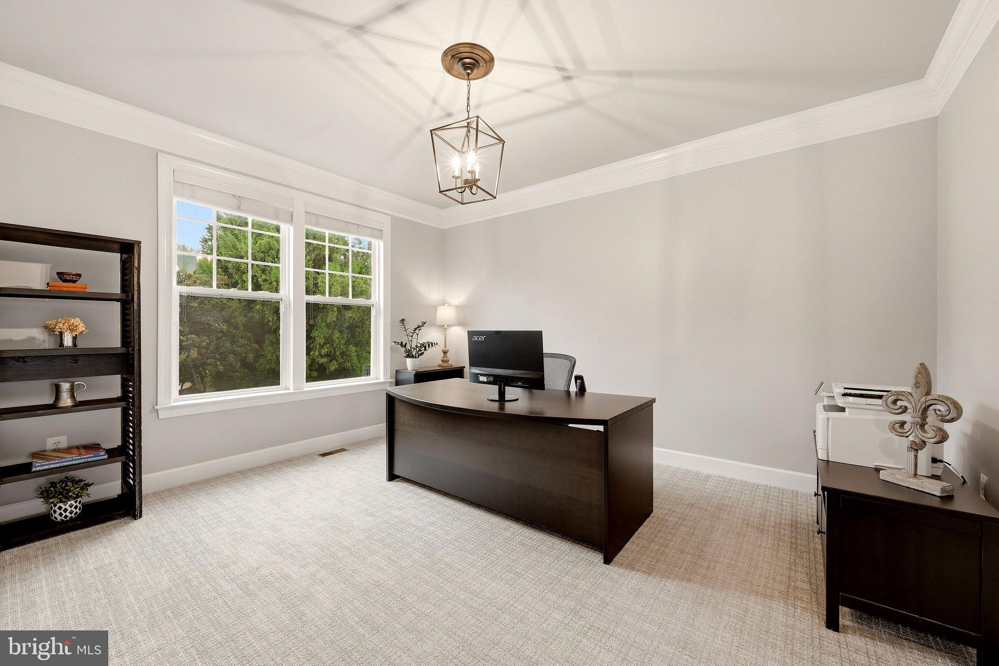 15547 Montresor Road Leesburg, VA 20176 - Photo 18 of 92 Home office with crown molding & new carpet