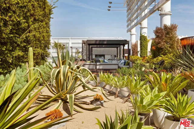 a picture of a building