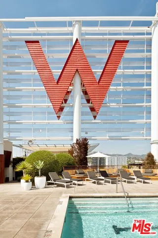 a view of lobby with black and white house