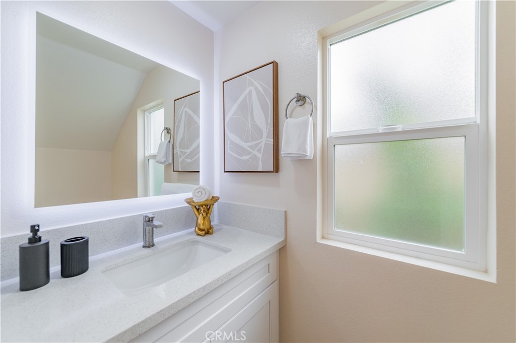 11237 Gladhill Road, Unit 8 Whittier, CA 90604 - Photo 13 of 27