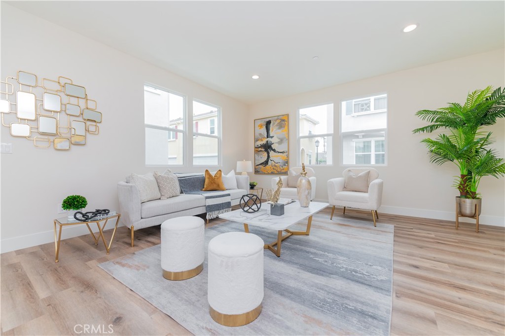 11237 Gladhill Road, Unit 8 Whittier, CA 90604 - Photo 3 of 27