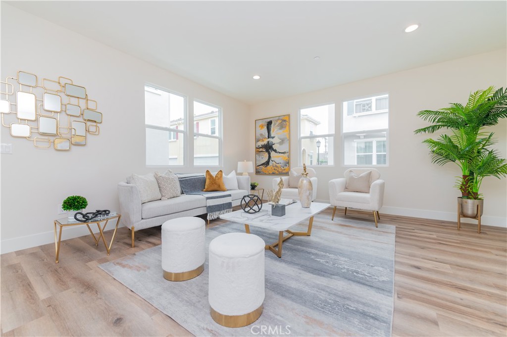 11237 Gladhill Road, Unit 8 Whittier, CA 90604 - Photo 4 of 27