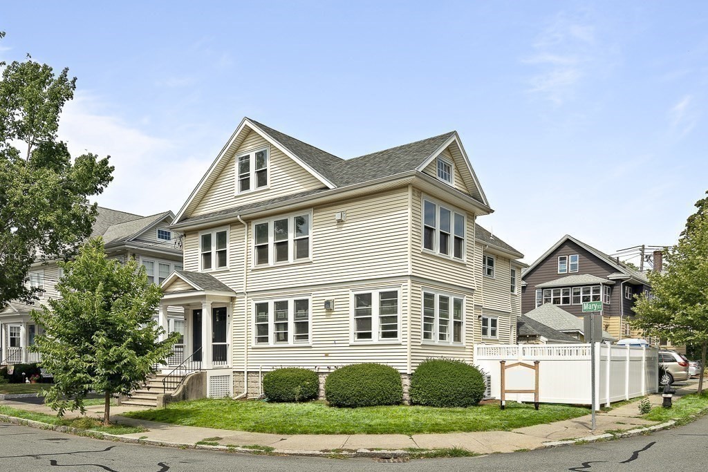 1 Mary Street, Unit 1 Arlington, MA 02474 - Photo 25 of 27 a front view of a residential houses