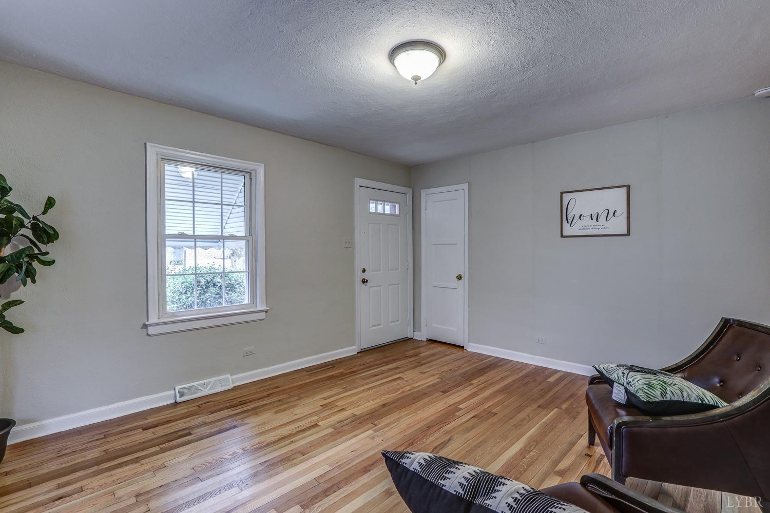 1102 Brandon Road Lynchburg, VA 24502 - Photo 3 of 37 Gallery Image 3